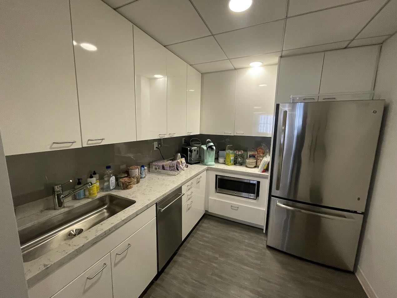 630 Fifth Avenue Office Space - Kitchen