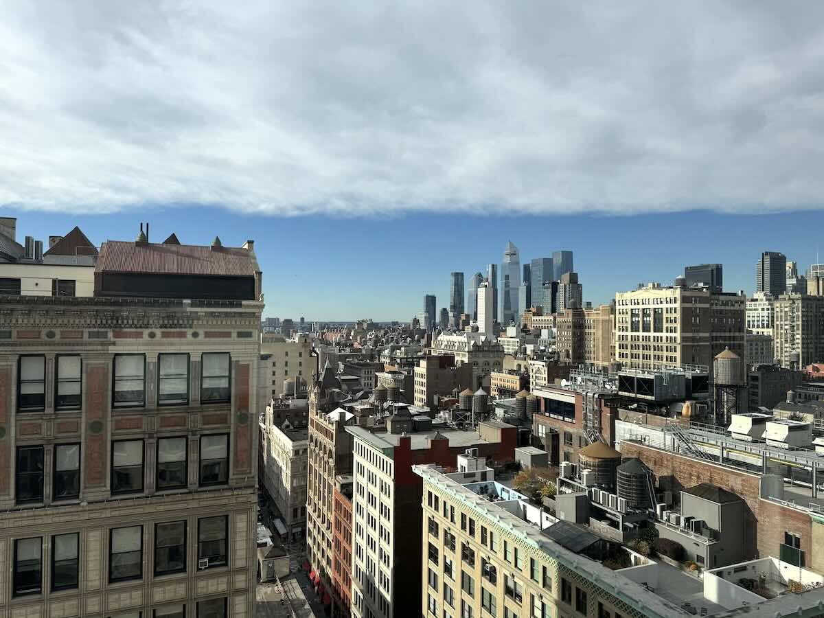 City skyline: Park Ave historic charm meets modern skyscrapers.